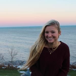 Meet your Posher, Olivia